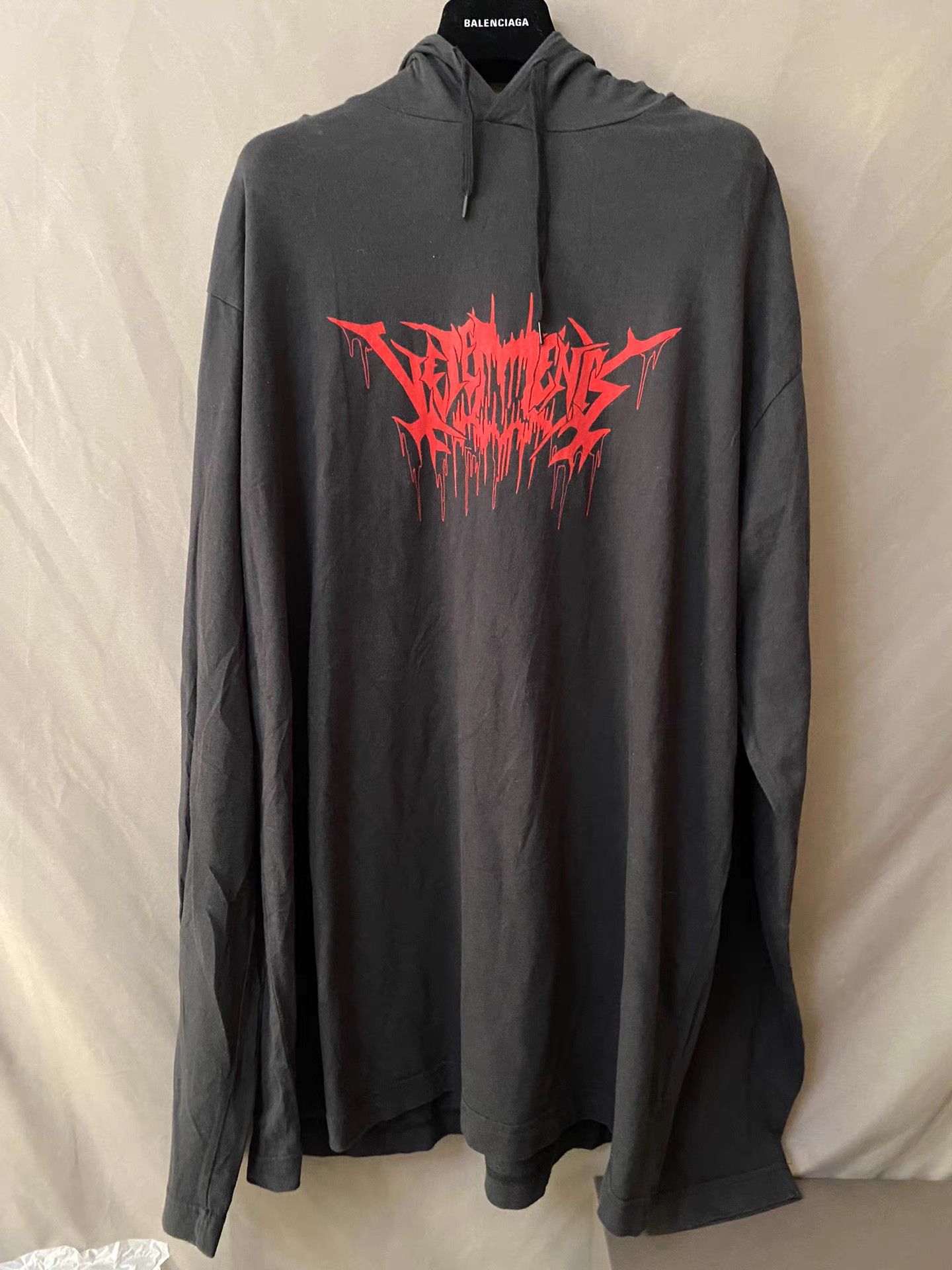 Vetements Vetements 18SS Blood Drop Sanskrit Light Hoodie Size US S / EU 44-46 / 1 - 1 Thumbnail