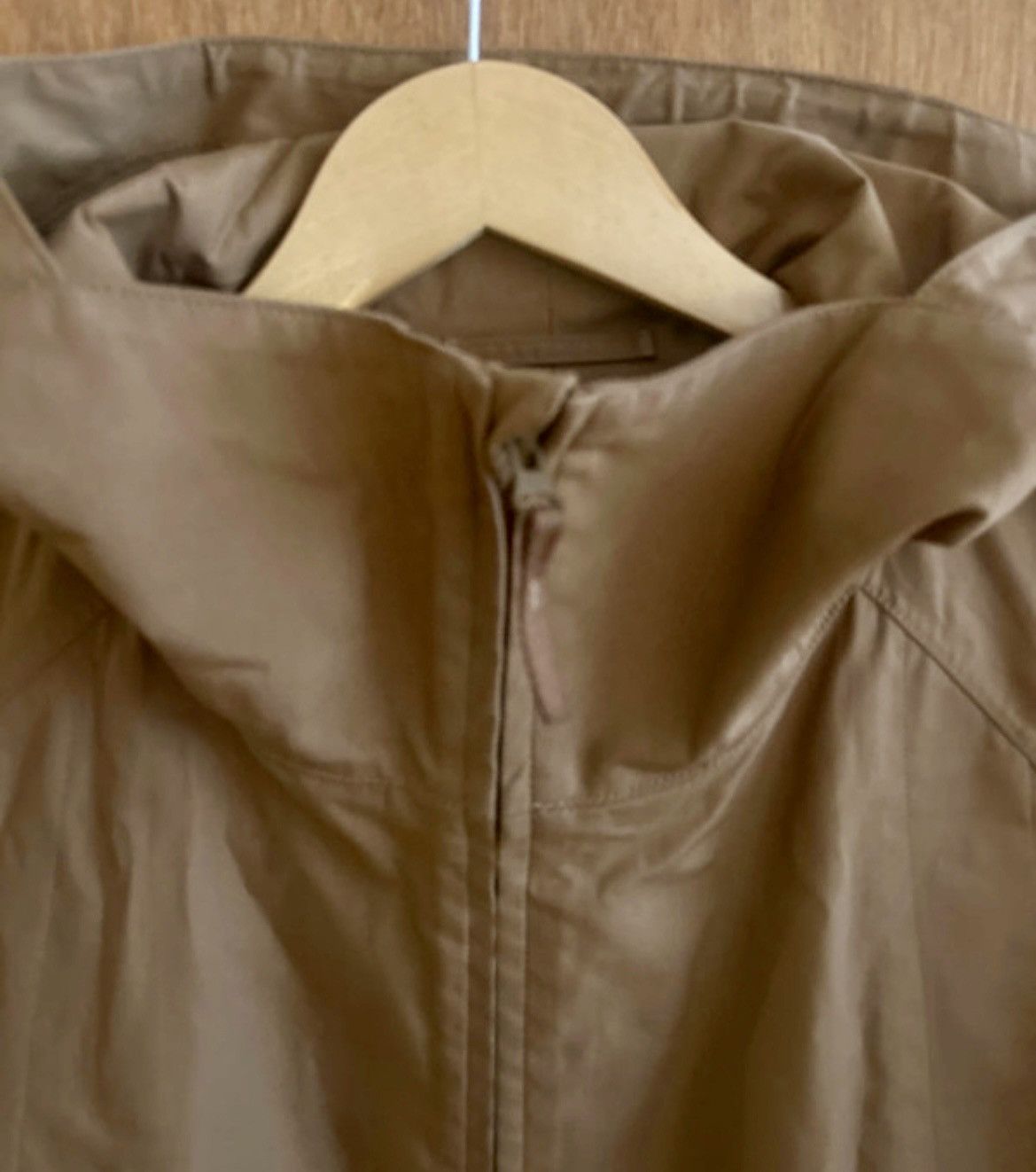 Lemaire × Uniqlo Uniqlo U Lemaire Oversized Shell Jacket Beige M Size US M / EU 48-50 / 2 - 2 Thumbnail