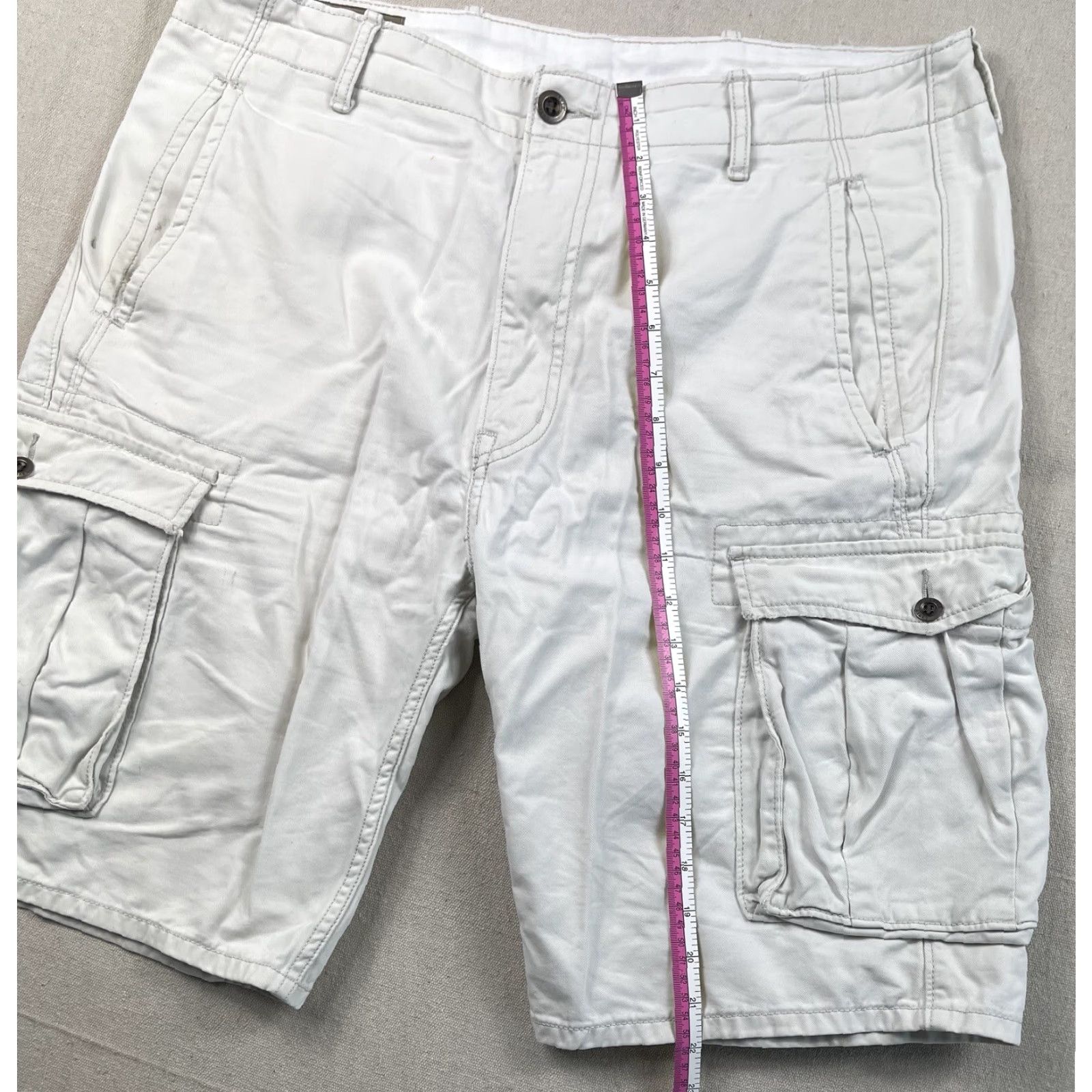 Levi's VINTAGE? No, Levi's Cargo Shorts Mens 34 White 11" Inseam Canvas Cotton Cargo Pocket Casual Workwear Summer 11" Inseam Men’s Regular Mens Size US 34 / EU 50 - 8 Thumbnail