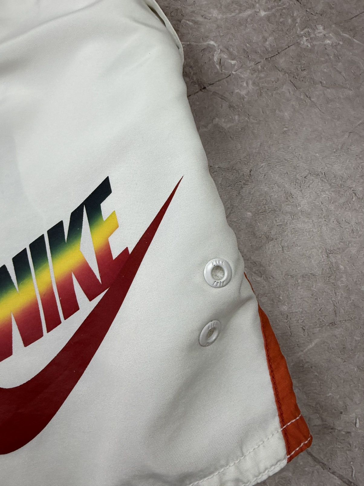 Nike Nike vintage shorts big logo Size US 34 / EU 50 - 10 Thumbnail