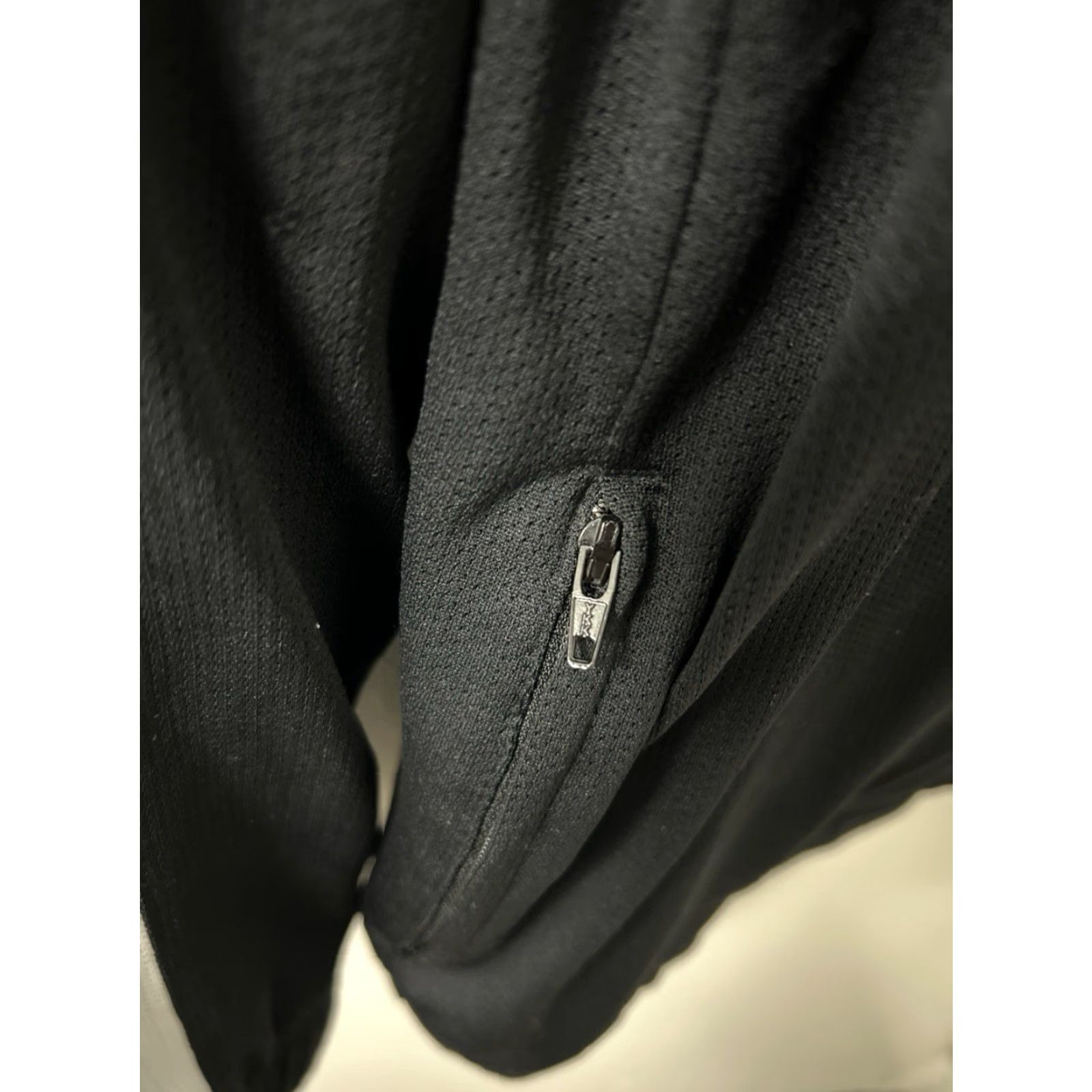 Nike Nike Track Jacket Mens Large Black Full Zip Pockets L/S Regular Fit Shirt? Size US L / EU 52-54 / 3 - 6 Thumbnail