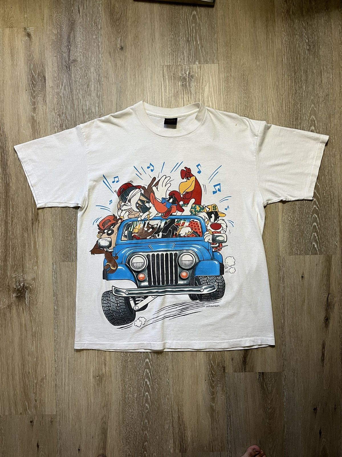 Changes × Vintage 1993 Looney Tunes “Jeep Ride” Tee Size US XL / EU 56 / 4 - 3 Thumbnail