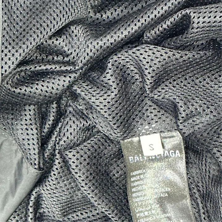 Balenciaga Balenciaga Black Zip-Up Jacket for All. Size US S / EU 44-46 / 1 - 2 Thumbnail