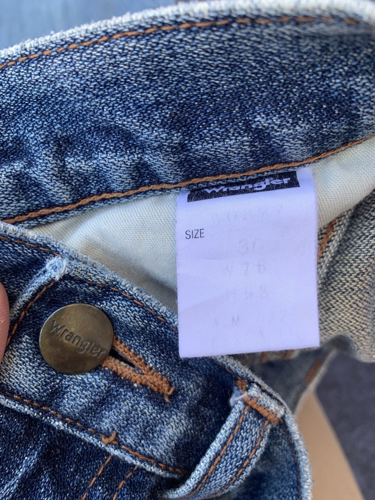 Wrangler 𝗙𝗟𝗔𝗥𝗘 WRANGLER VINTAGE FADED BLUE. (20) Size US 28 / EU 44 - 7 Thumbnail
