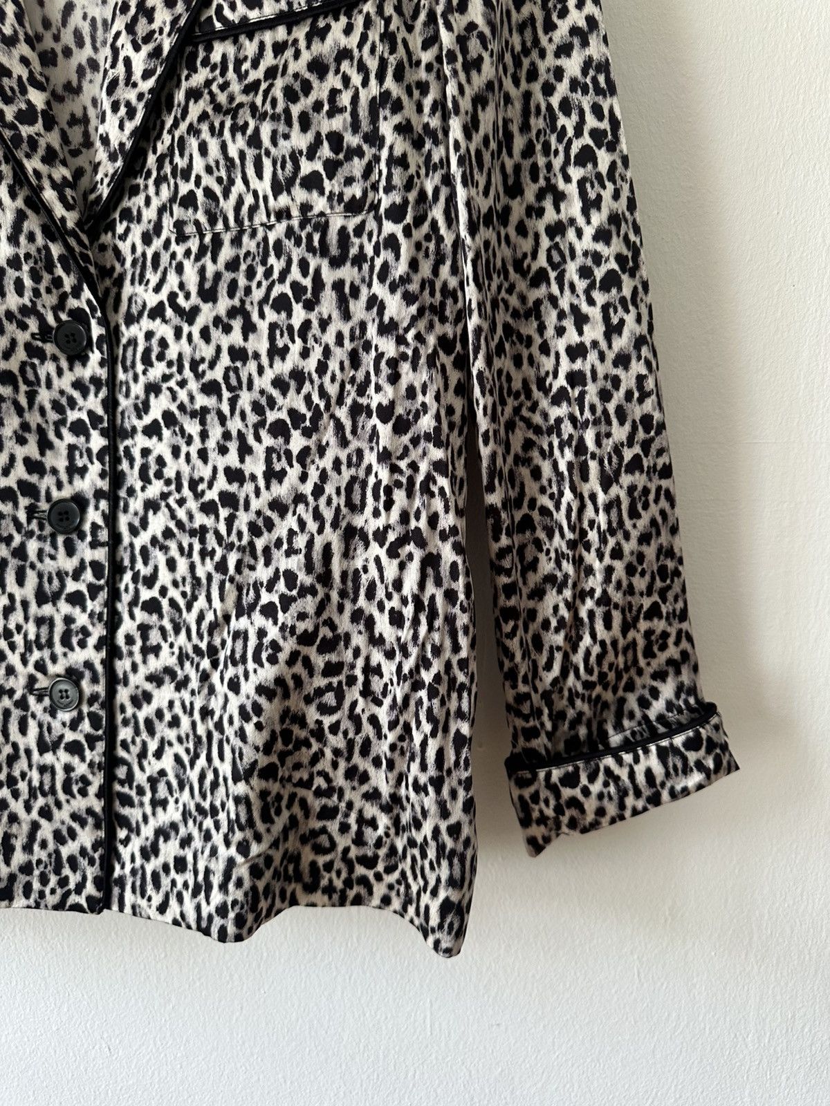 Saint Laurent Paris Saint Laurent Paris Leopard Print Silk Blazer Size XS / US 0-2 / IT 36-38 - 5 Thumbnail