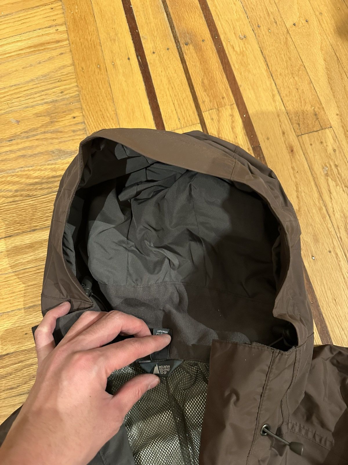 Mountain Equipment Company MEC Mountain Equipment Co-op Hooded Waterproof Jacket Size US M / EU 48-50 / 2 - 4 Thumbnail