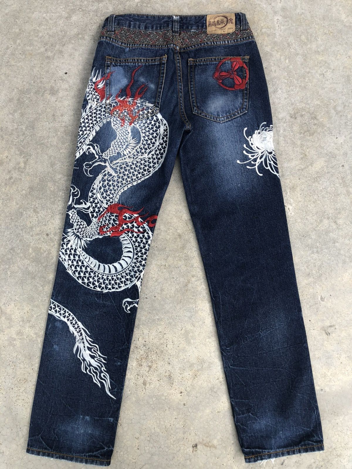 Karakuri Tamashii Karakuri Tamashii Embroidered Jeans Distressed Size US 31 - 1 Thumbnail