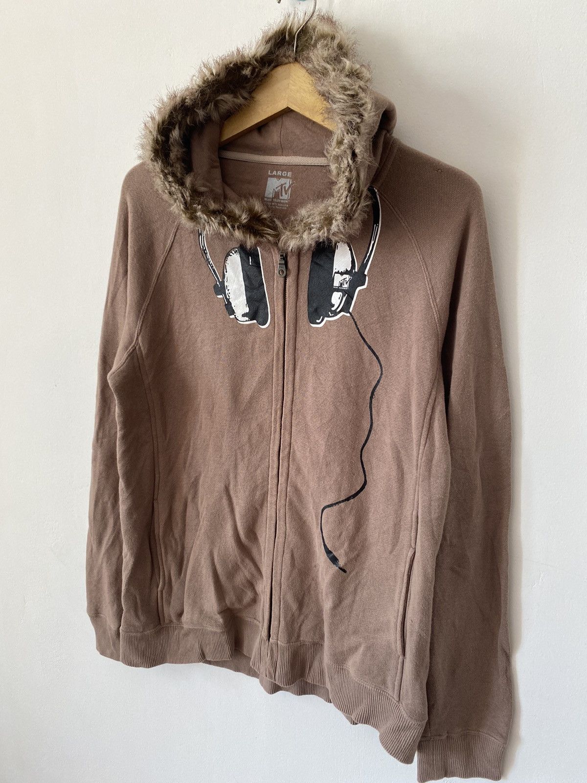 If Six Was Nine × Japanese Brand × Mtv MTV MUSIC TELEVISION FUR HOODIES Size US L / EU 52-54 / 3 - 2 Thumbnail