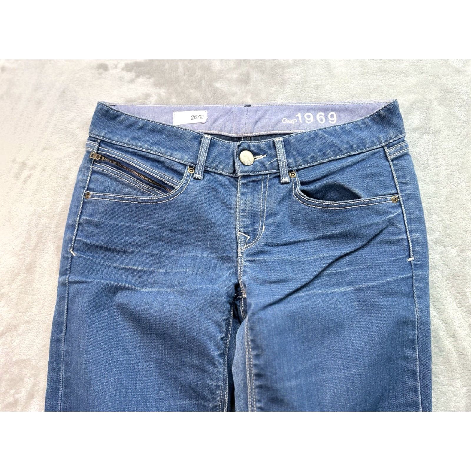 Gap VINTAGE Gap 1969 Y2K Jeans Womens Sz 26/2 Blue Slim Whiskered Straight Low Rise Beach Size 26" / US 2 / IT 38 - 2 Thumbnail