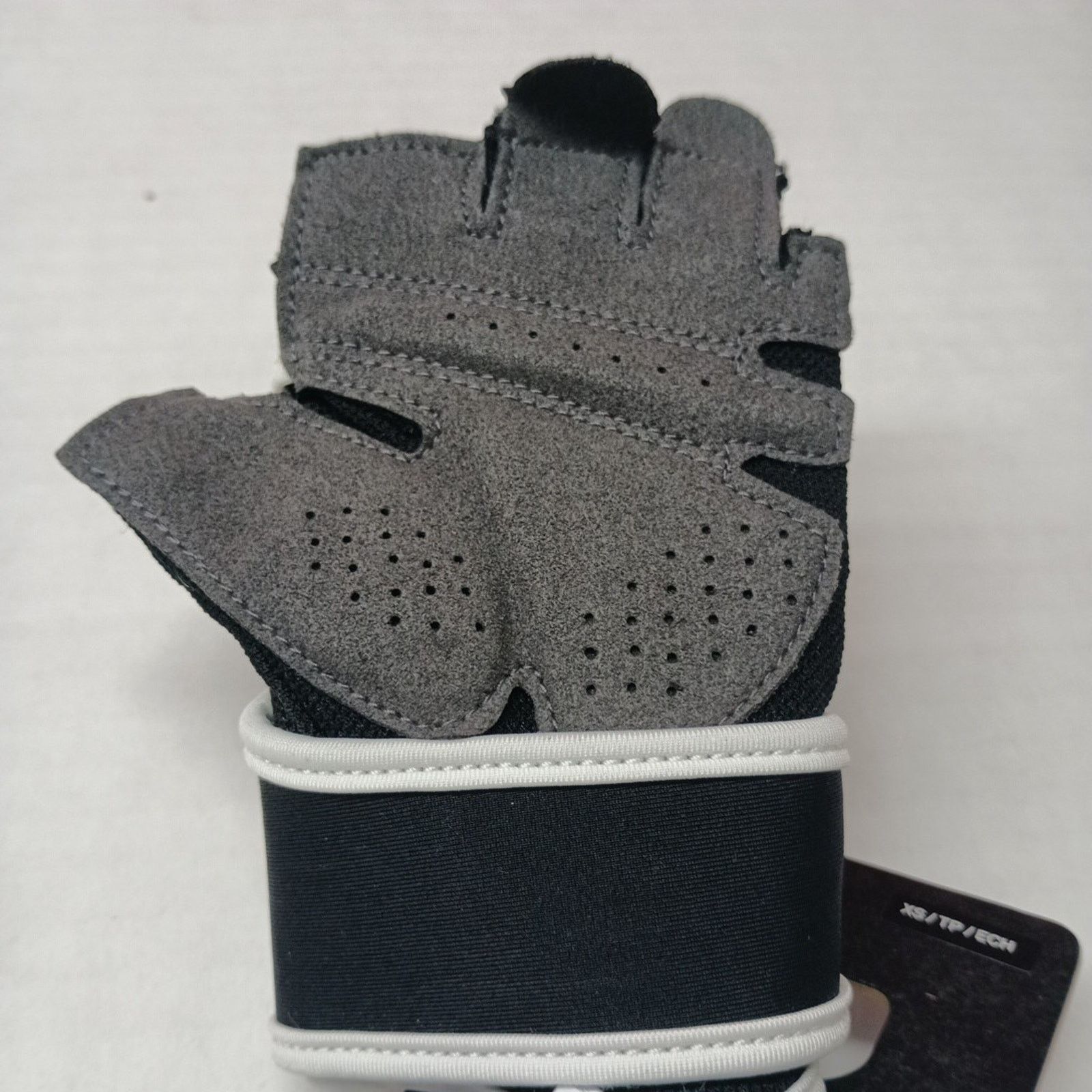 Nike Nike Gloves Women's XS Black Premium Heavyweight Training Size ONE SIZE - 3 Thumbnail