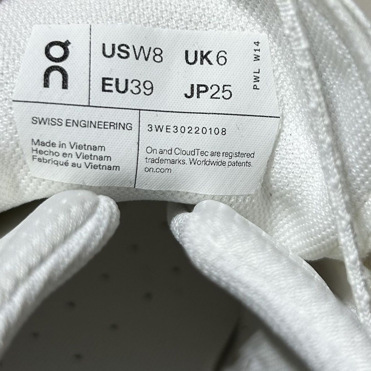 Designer × On On Running Cloudnova 2 Shoes Women's 8 White Sportswear NEW Size US 8 / IT 38 - 5 Thumbnail