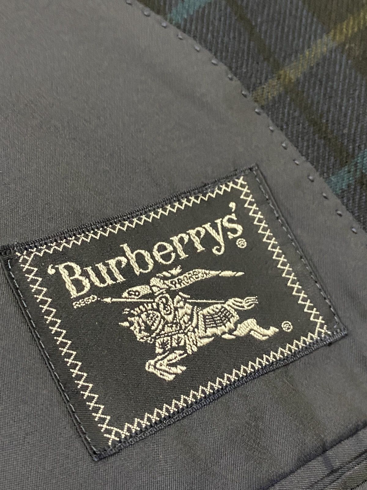 Burberry Prorsum Vtg Burberrys’ Black Watch Tartan Wool Blazer Gold Button Size US S / EU 44-46 / 1 - 9 Thumbnail