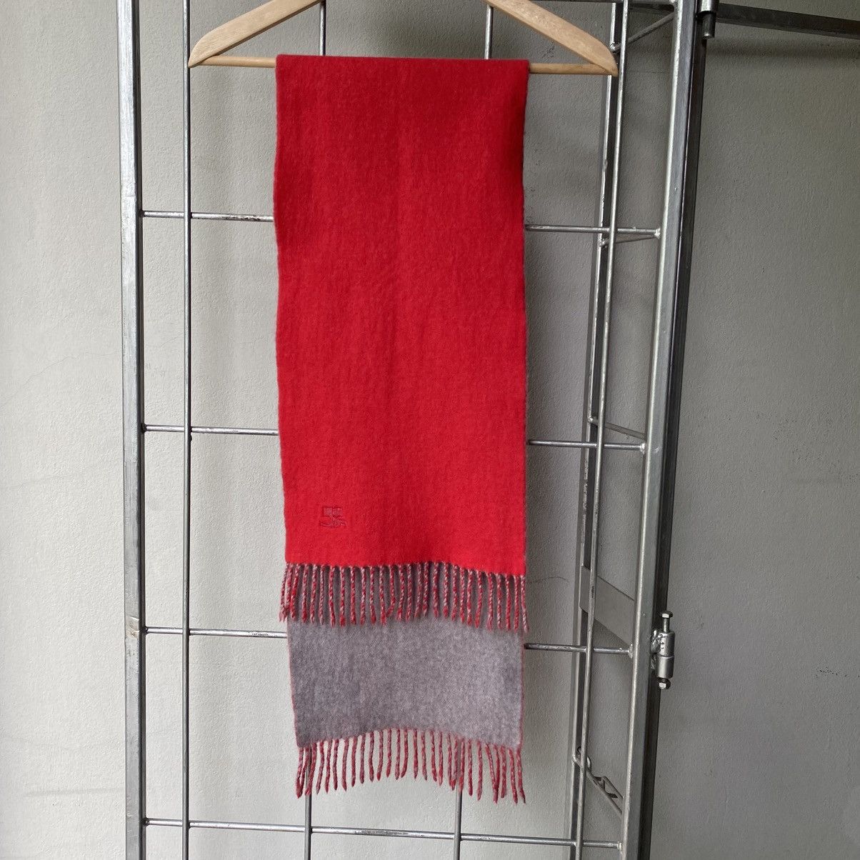 Courreges COURREGES Red & Grey 100% Wool Scarf Size ONE SIZE - 16 Thumbnail