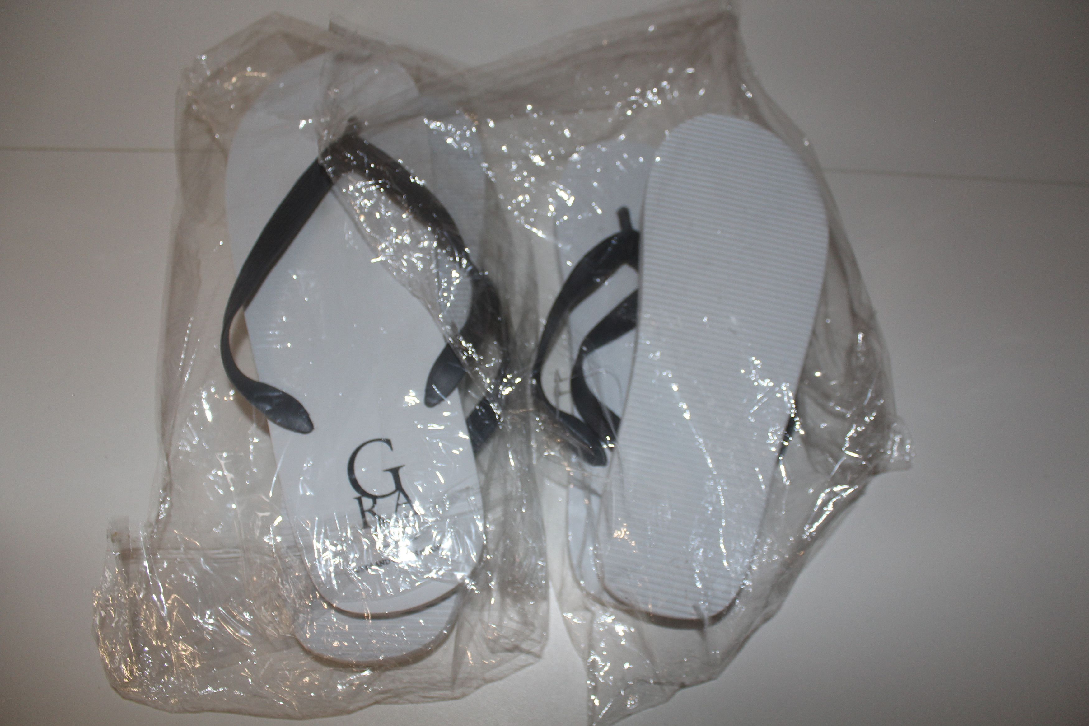 Other Turks & Caicos Grace Bay Club Men’s/Women’s Flip Flops Size US 7 / IT 37 - 4 Thumbnail