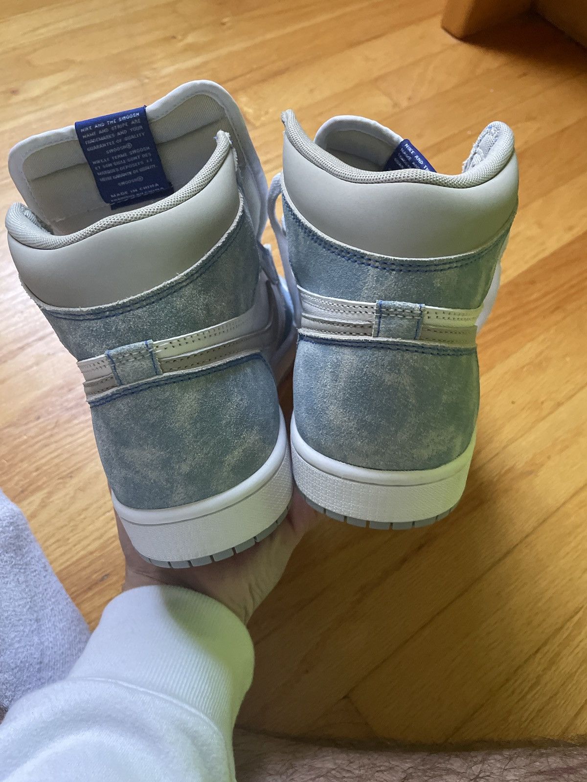 Jordan Brand × Nike JORDAN 1 HYPER ROYAL BLUE MENS 9.5 Size US 9.5 / EU 42-43 - 4 Thumbnail