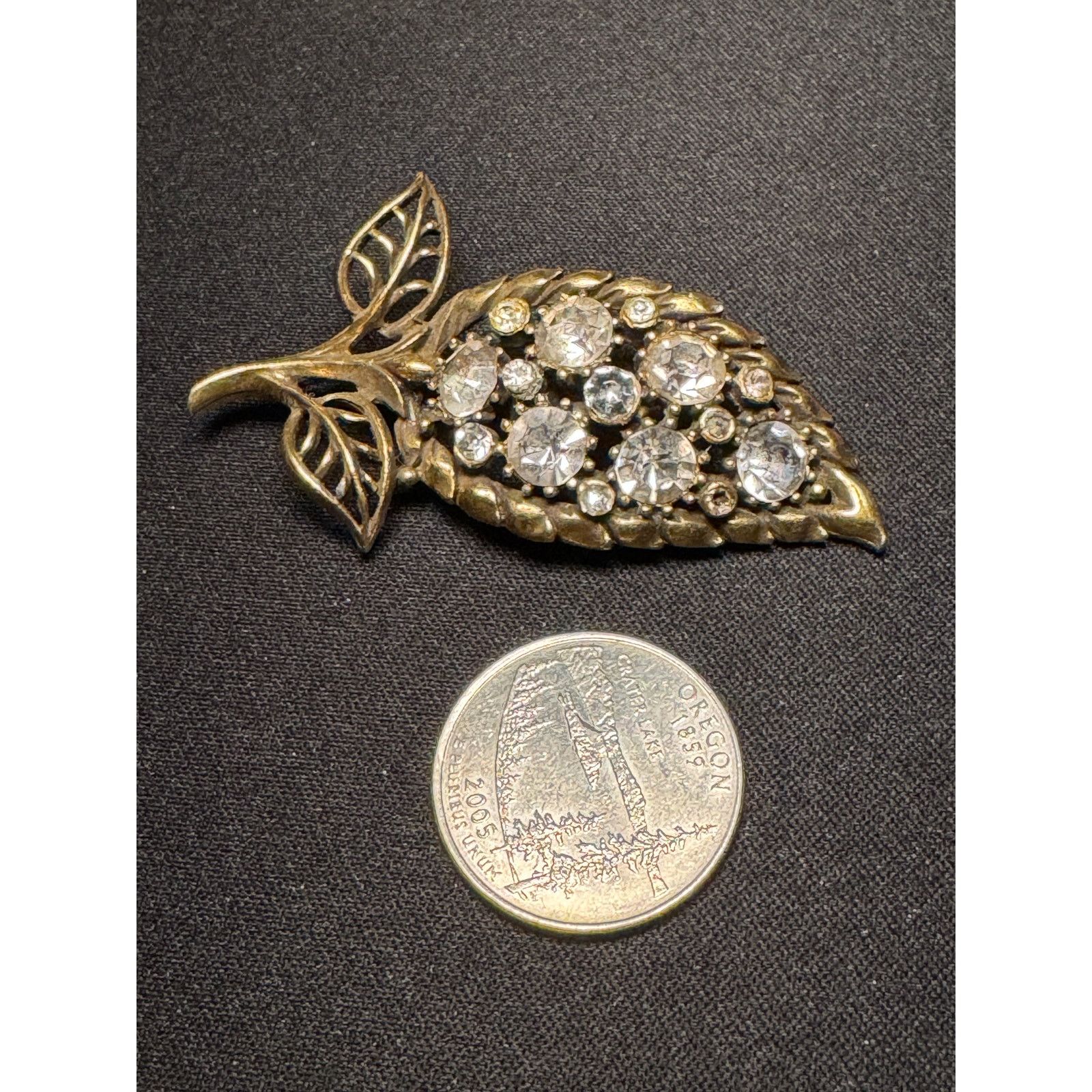 Other Vintage Coro Gold Tone Faceted Crystals Leaf Brooch Size ONE SIZE - 5 Thumbnail