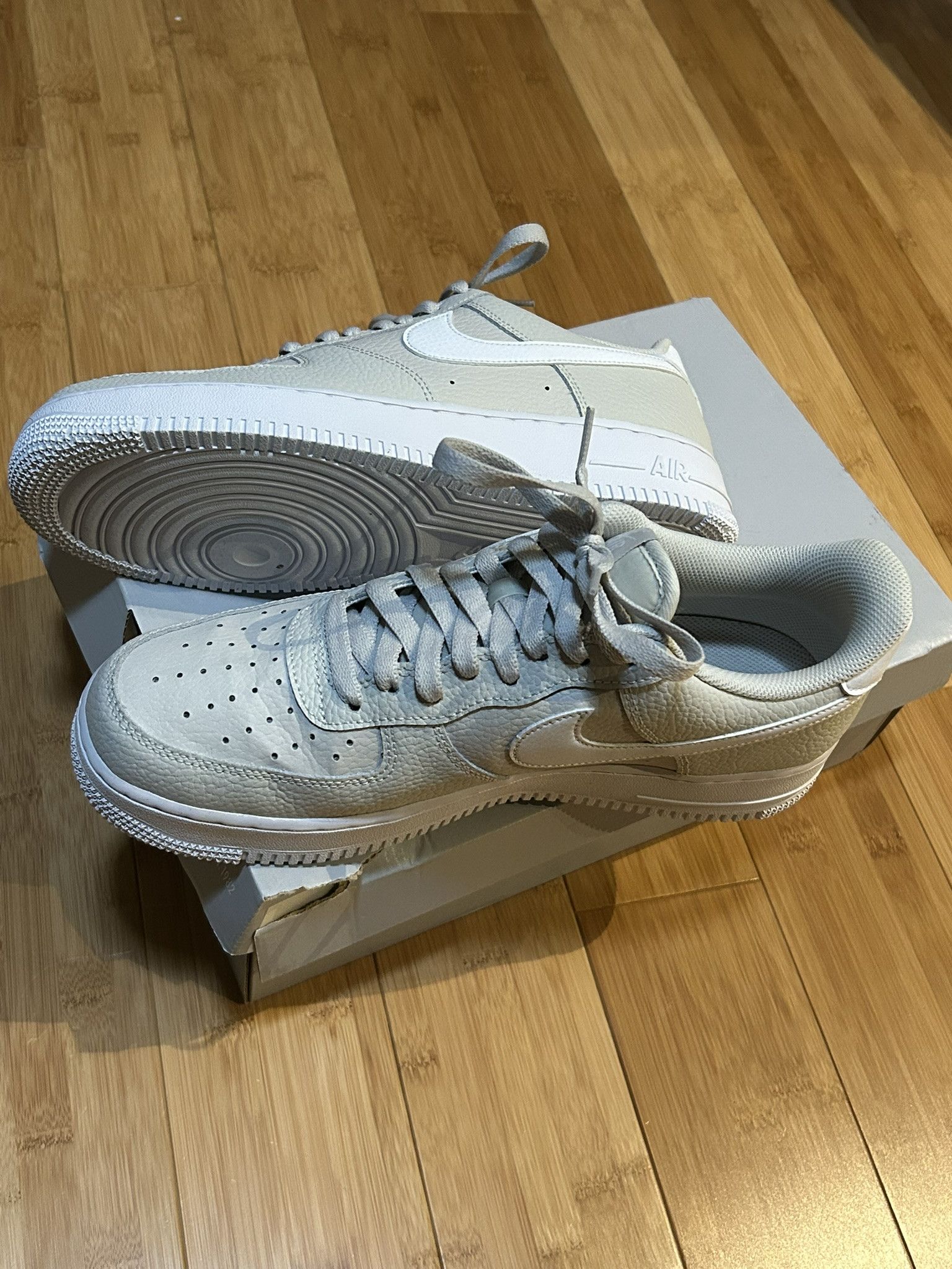 Nike Air Force 1 Light Bone Size US 9.5 / EU 42-43 - 2 Thumbnail