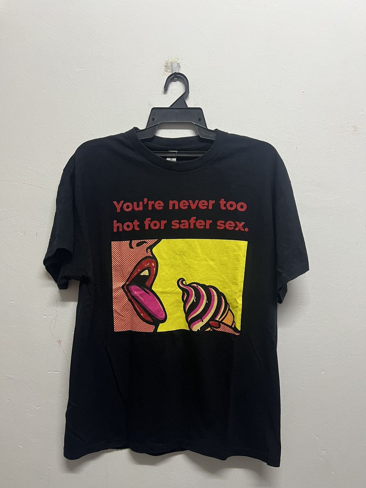 Vintage Vintage 00’s Stop Aids Pop Art Tee Size US L / EU 52-54 / 3 - 1 Thumbnail