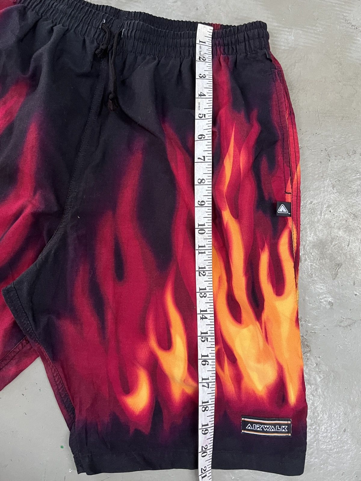Airwalk Y2K Flame Airwalk Eric Emanuel Prada Palm Angels Style Short Size US 32 / EU 48 - 8 Thumbnail