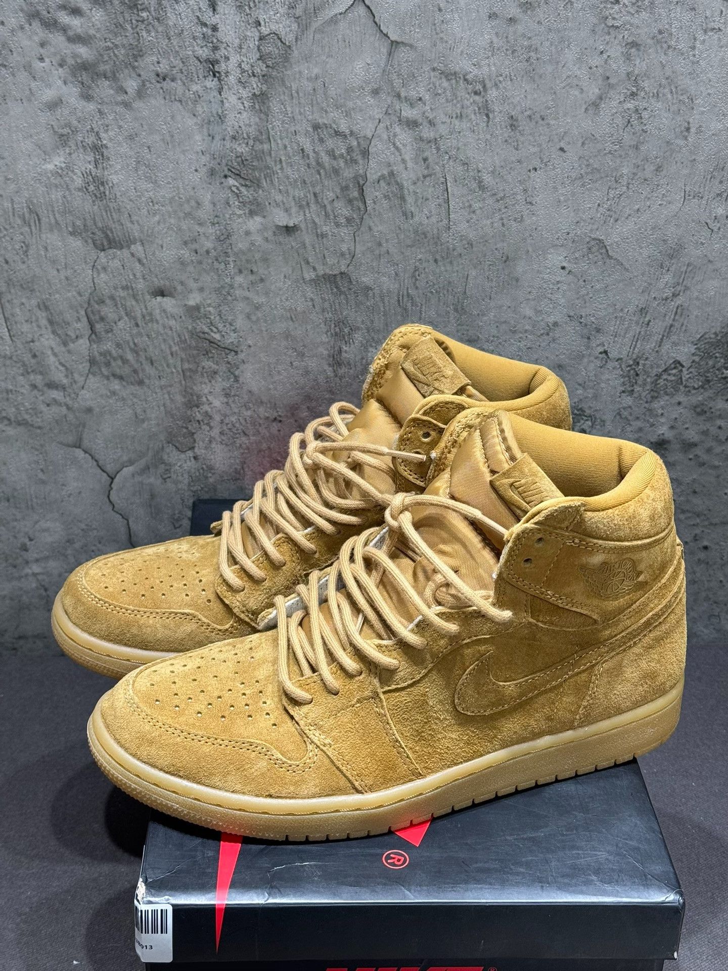 Nike Nike Beige Lowtop Sneakers 42 Men Size US 9 / EU 42 - 1 Thumbnail