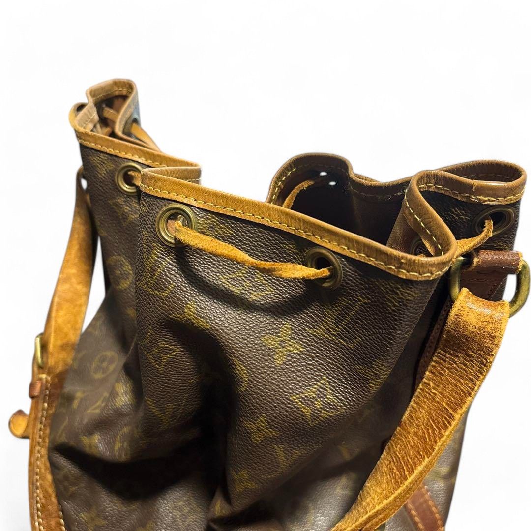Louis Vuitton Louis Vuitton - Petit Noe Drawstring Shoulder Bag Monogram Size ONE SIZE - 7 Thumbnail