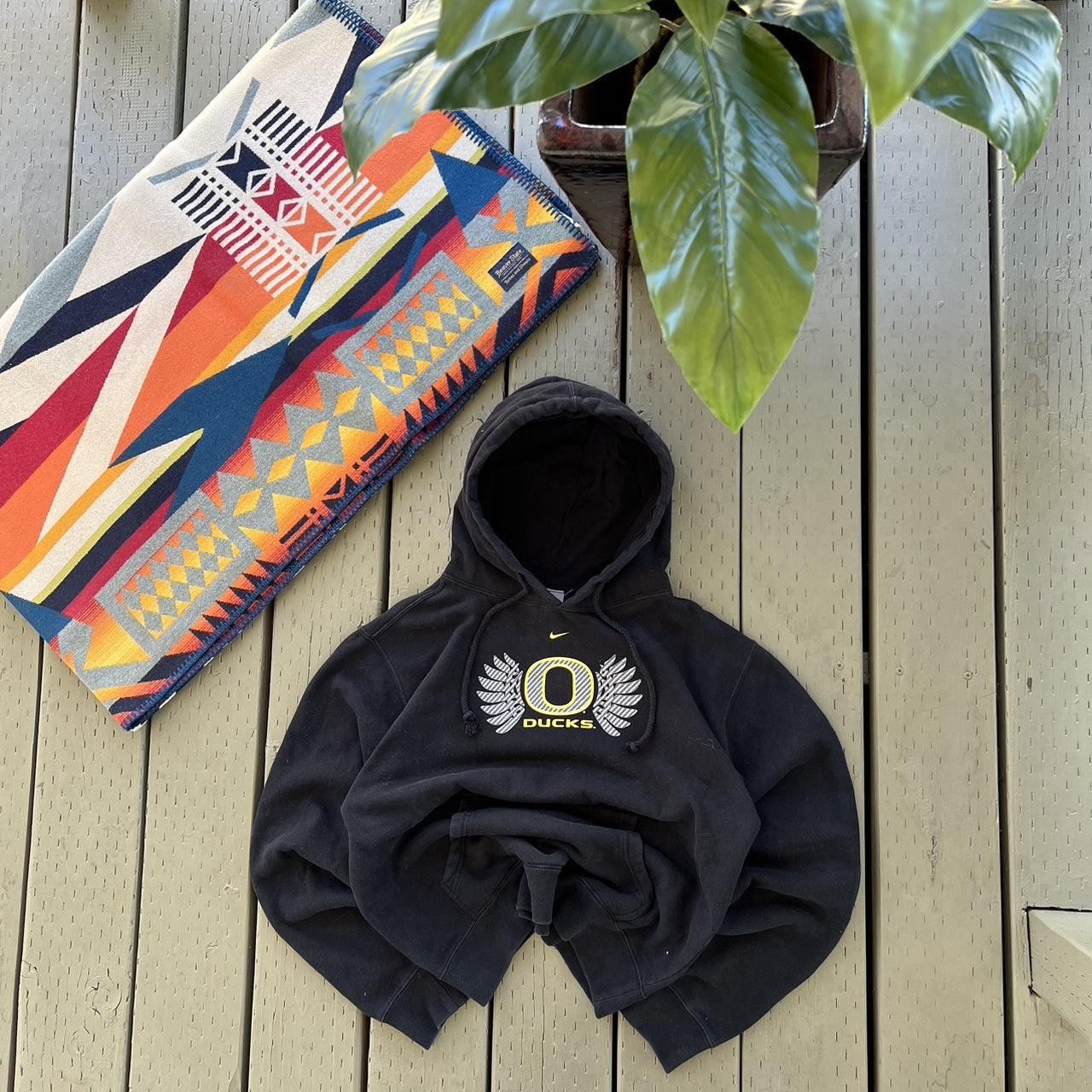Nike Vintage Oregon Ducks Sweatshirt Nike Center Swoosh Hoodie Size US S / EU 44-46 / 1 - 4 Thumbnail