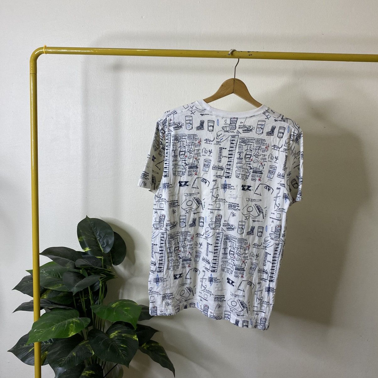 Jean-Michel Basquiat JMB x Moma Special Edition Art Tshirt AllOverPrint Size US M / EU 48-50 / 2 - 6 Thumbnail