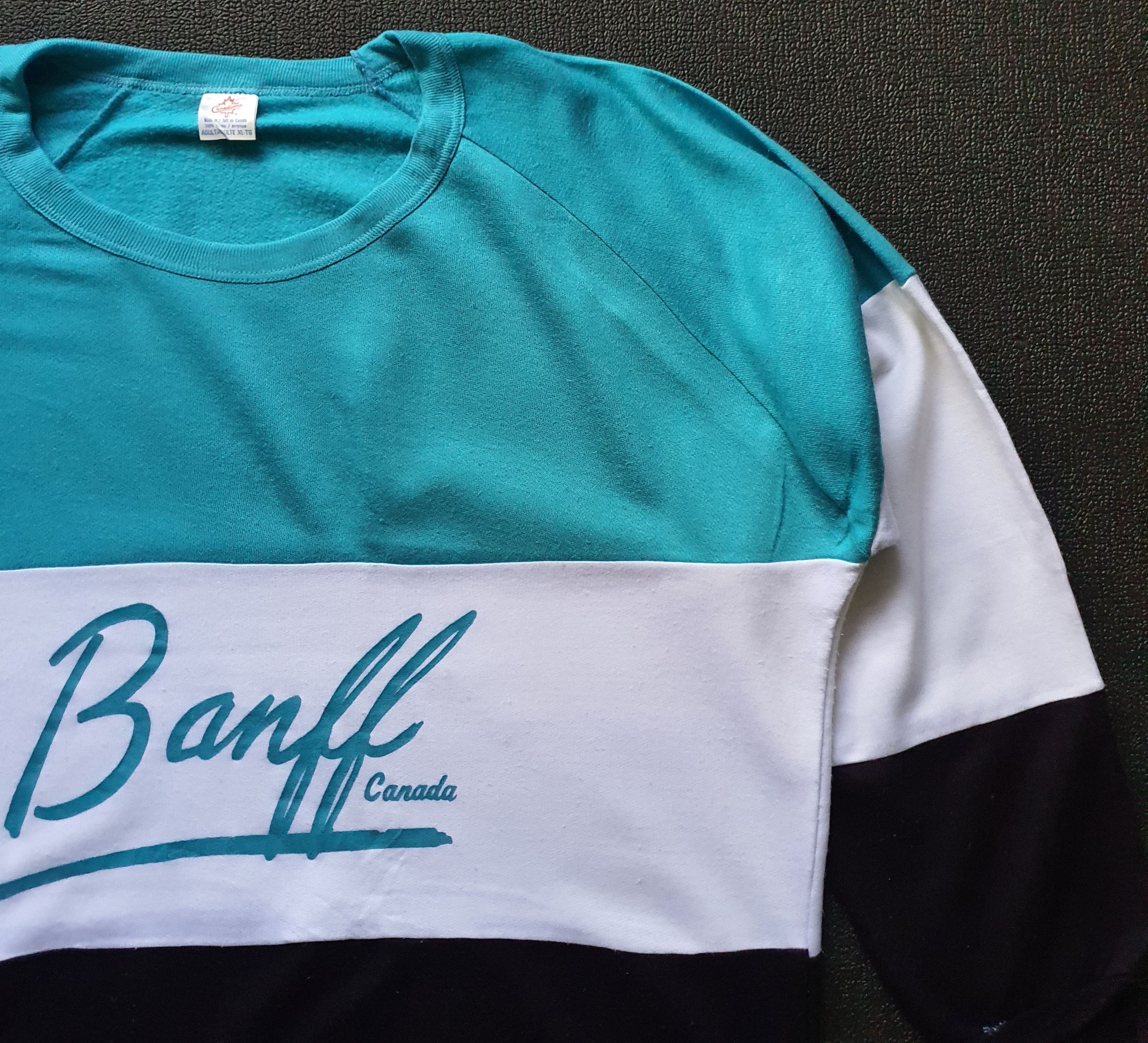 Vintage Vintage BANFF Canada souvenir 90s sweatshirt size XL Size US XL / EU 56 / 4 - 4 Thumbnail