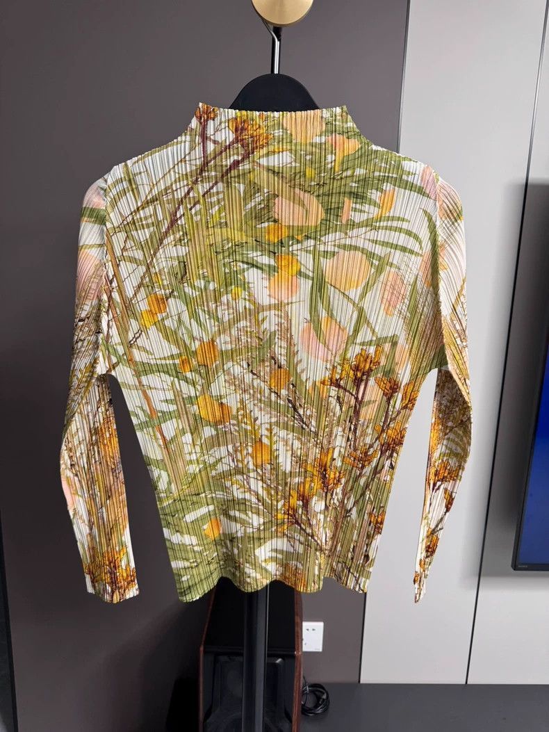 Issey Miyake Issey Miyake Pleats Please Floral Long Sleeve Top-2508 Size US S / EU 44-46 / 1 - 3 Thumbnail