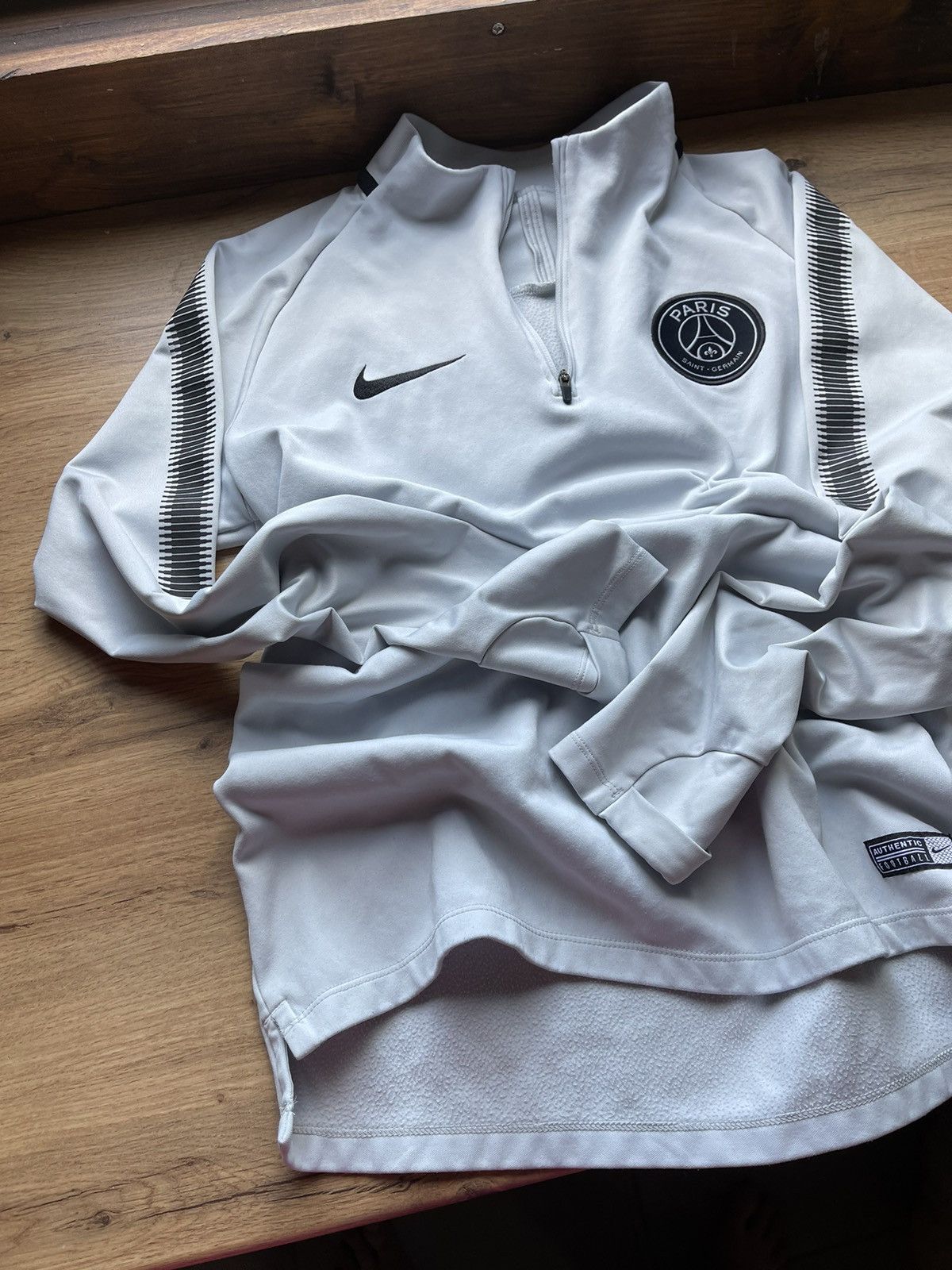 Nike 2017 Nike PSG soccer jersey Size US M / EU 48-50 / 2 - 3 Thumbnail