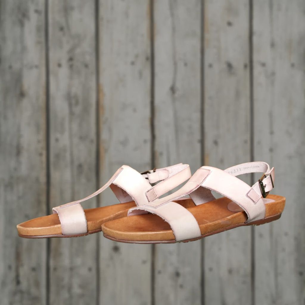 Vintage Cordani Light Rose Pink Slingback Sandals EUR 37 US 6.5-7 Leather Buckle Women Size US 6.5 / IT 36.5 - 1 Thumbnail