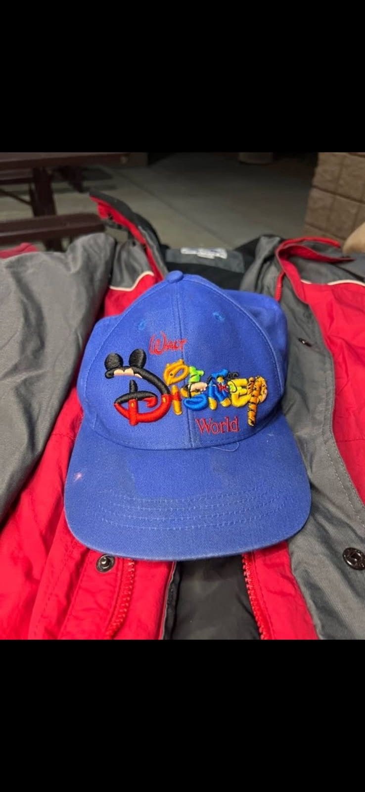 Disney Disney World characters Hat Size ONE SIZE - 1 Thumbnail
