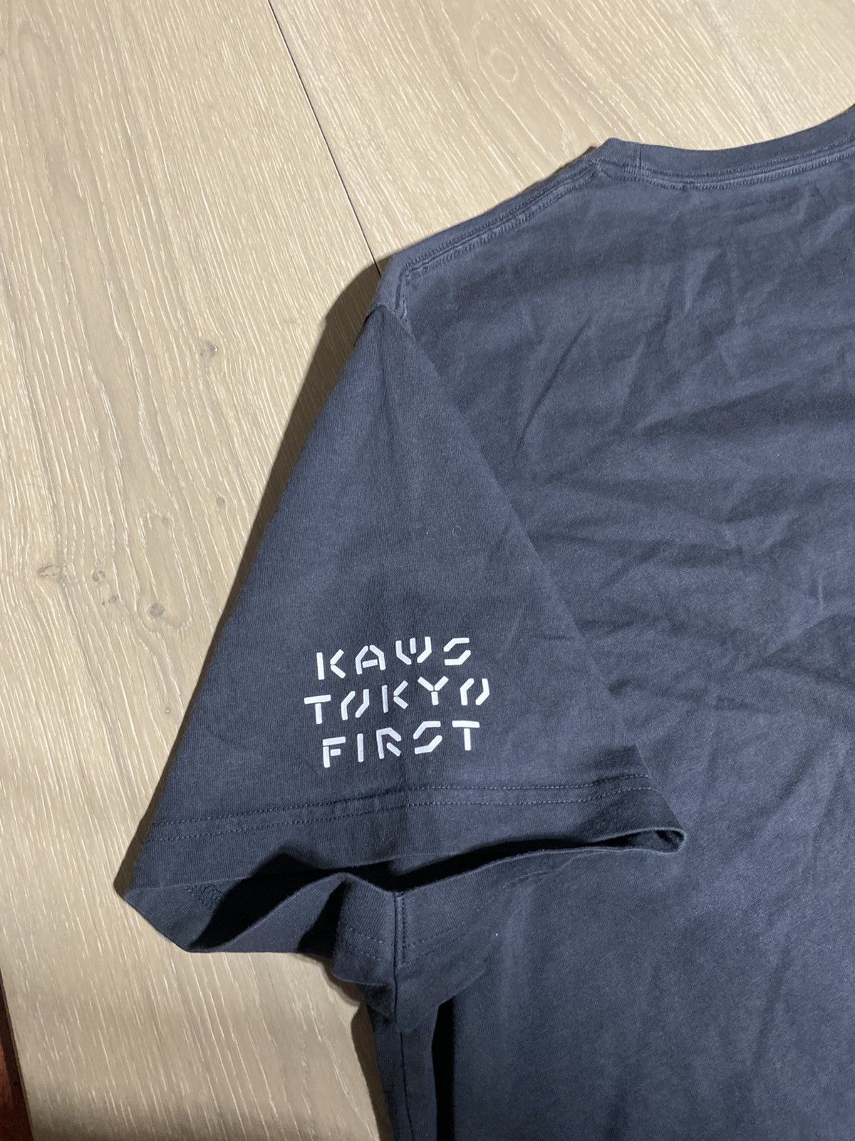 Kaws × Uniqlo Kaws Tokyo First Uniqlo Shirt Size US XXL / EU 58 / 5 - 3 Thumbnail