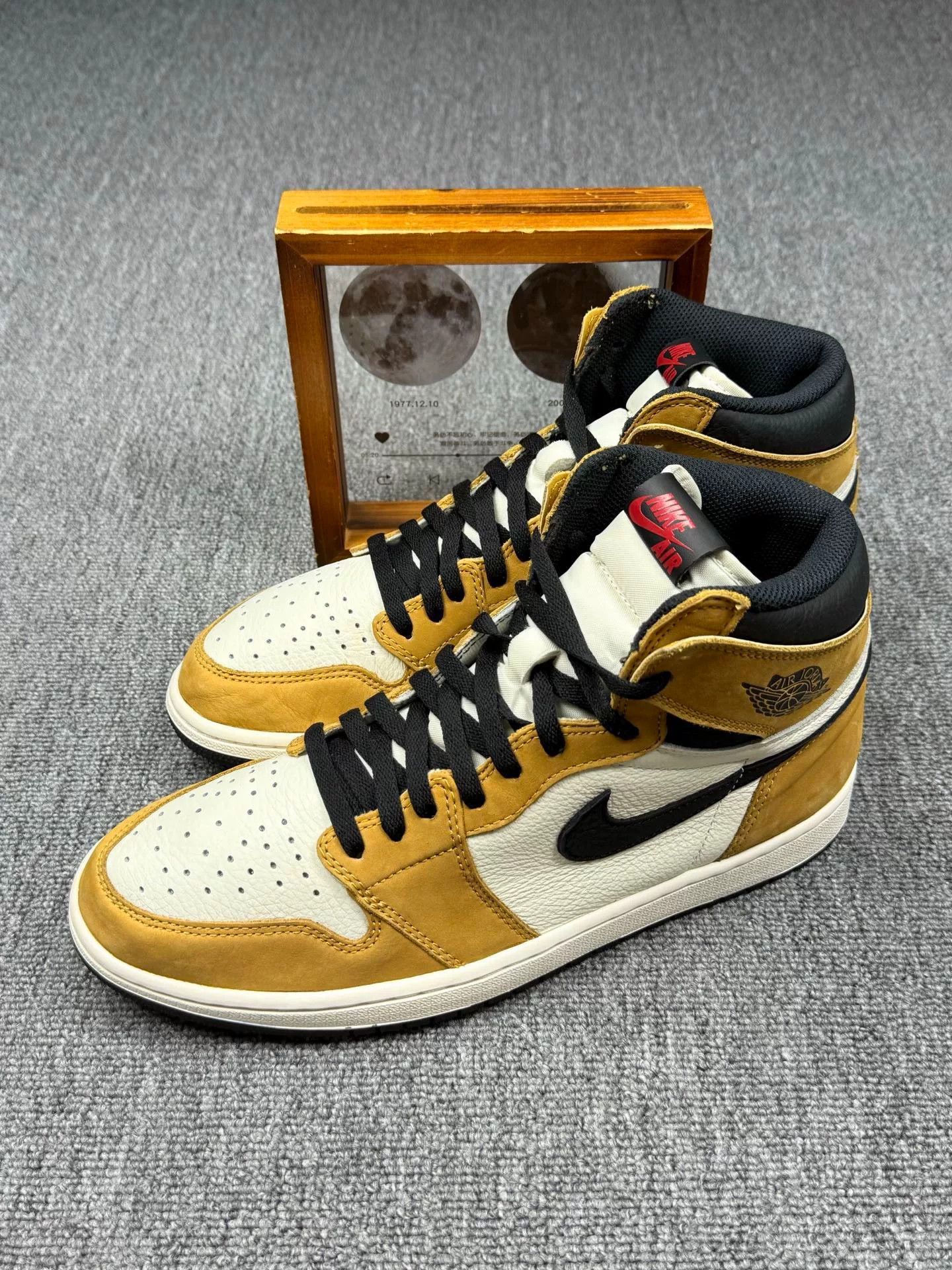 Nike Nike AJ1 Lowtop Sneakers 12 Men Size US 12 / EU 45 - 1 Thumbnail