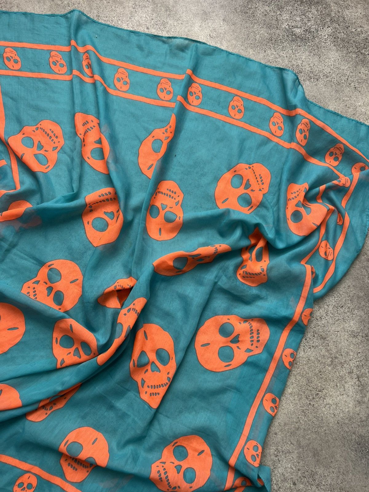 MCQ Vintage iconic skulls bandana scarf Size ONE SIZE - 4 Thumbnail