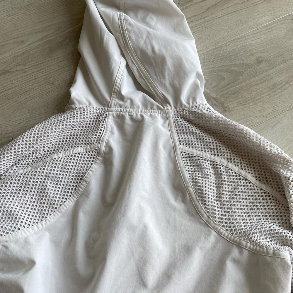 Designer Stylish White Mesh Hoodie - Lightweight Athletic Pullover Size S / US 4 / IT 40 - 6 Thumbnail