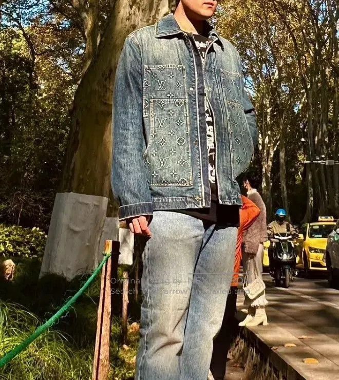 Louis Vuitton Blue Denim Jacket with Embroidered Pocket Patterns. Size US L / EU 52-54 / 3 - 9 Thumbnail