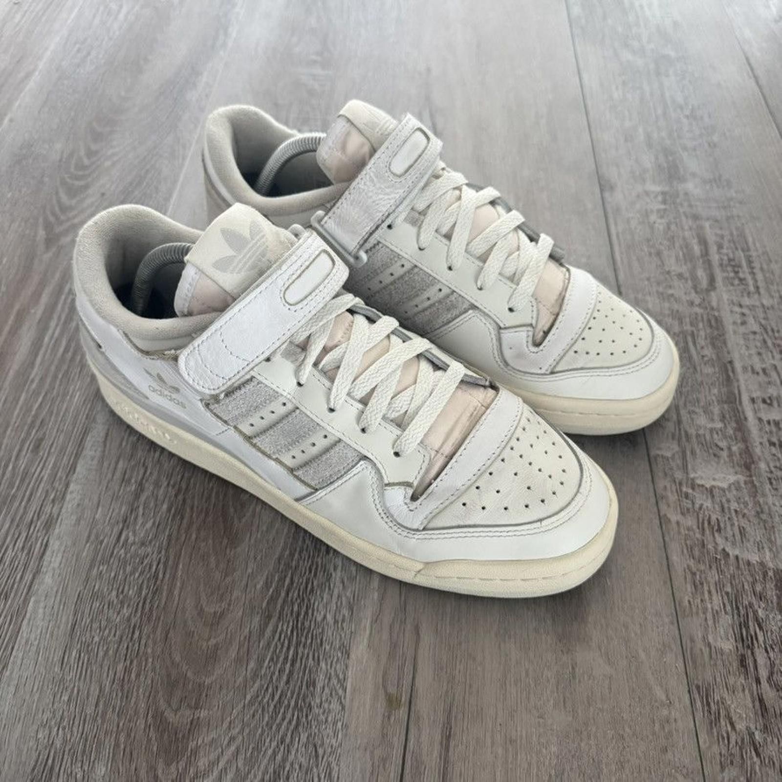 Adidas adidas • Forum 84 Low (9M) Size US 9 / EU 42 - 8 Thumbnail