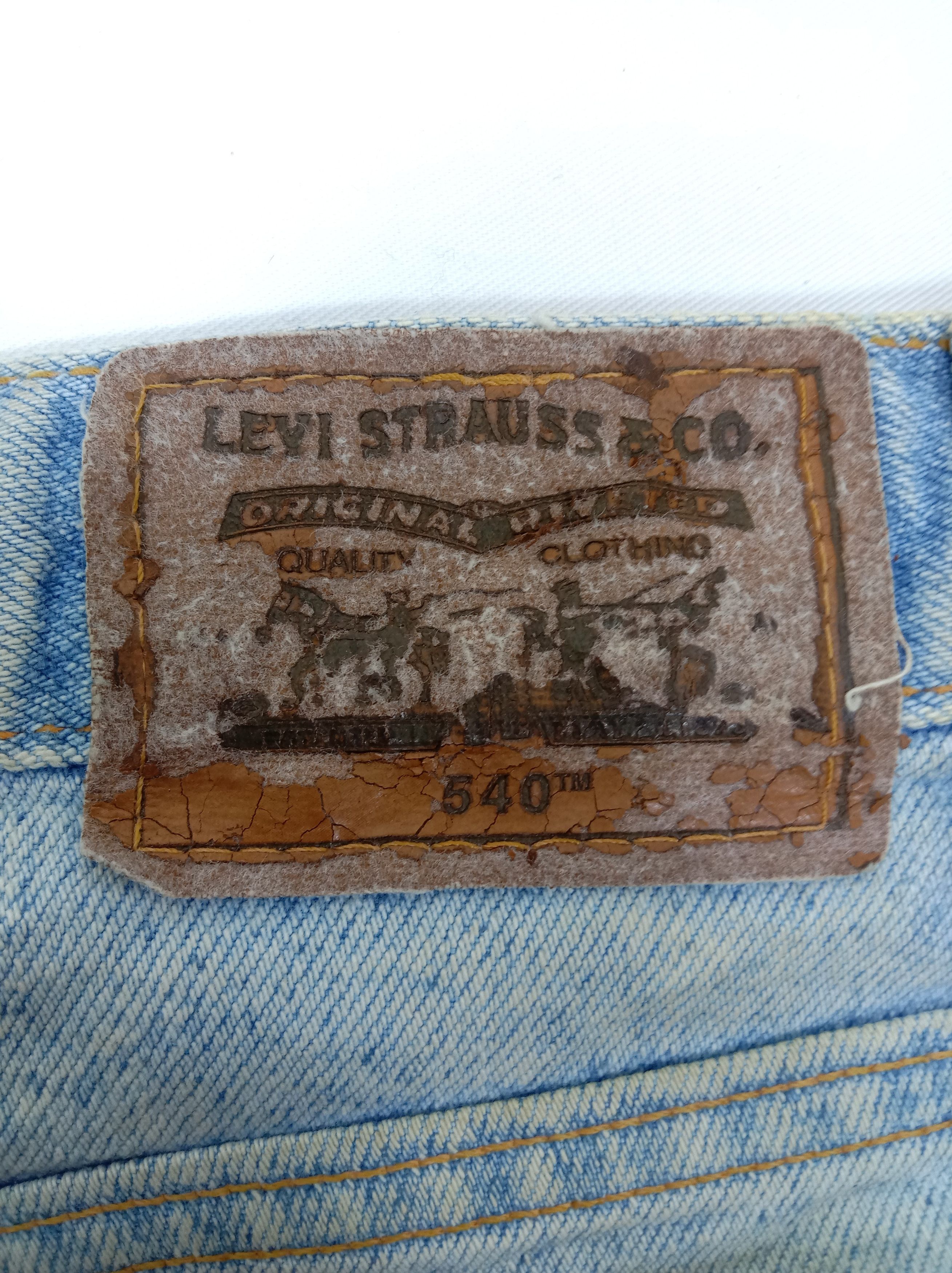 Levi's Vintage 90s Levi's 540 Jeans Light Wash Relaxed Fit Denim Size US 39 - 14 Thumbnail