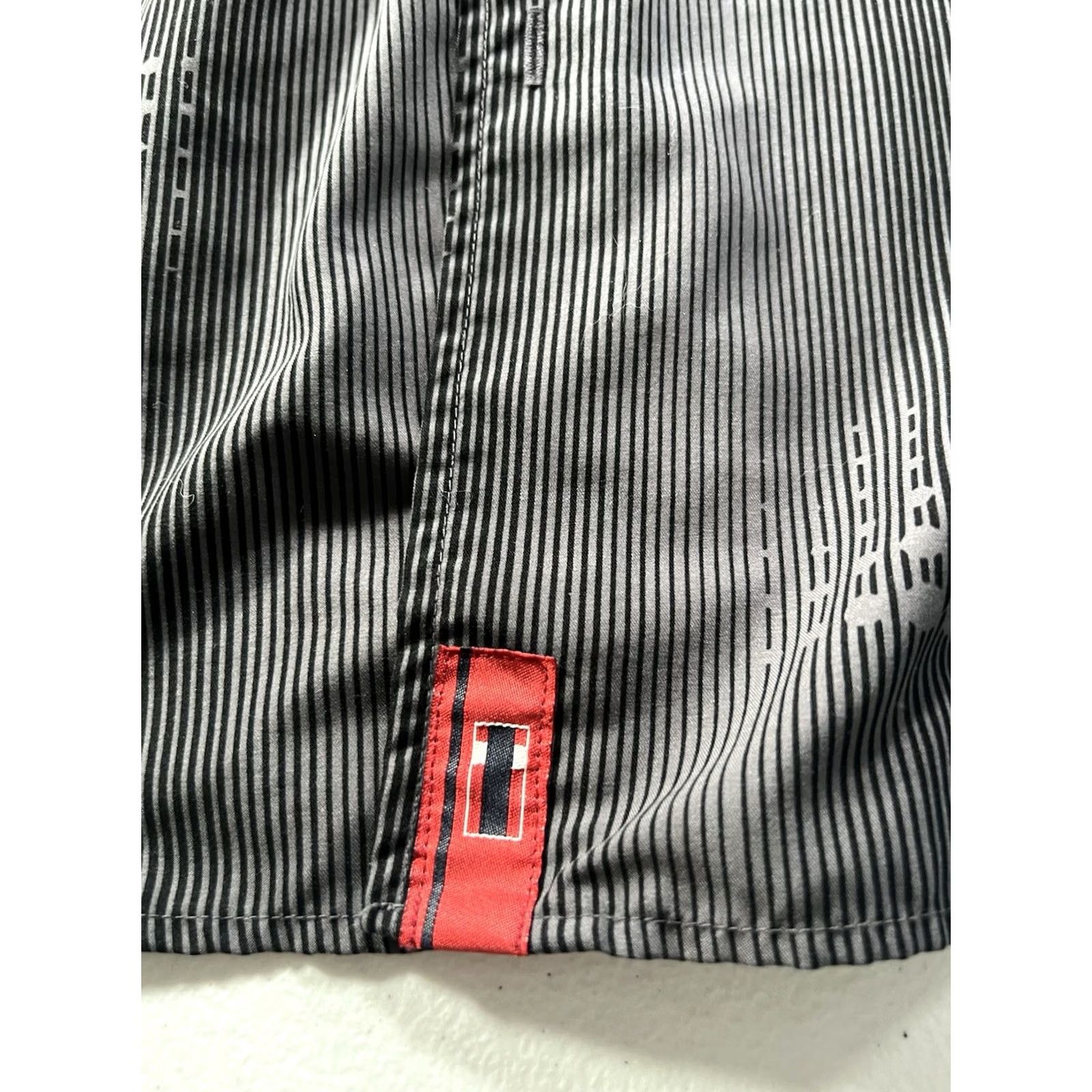 Bugle Boy VINTAGE Bugle Boy Shirt Mens L Black Gray Pattern Button-Up 90s Grunge Y2K Size US L / EU 52-54 / 3 - 5 Thumbnail