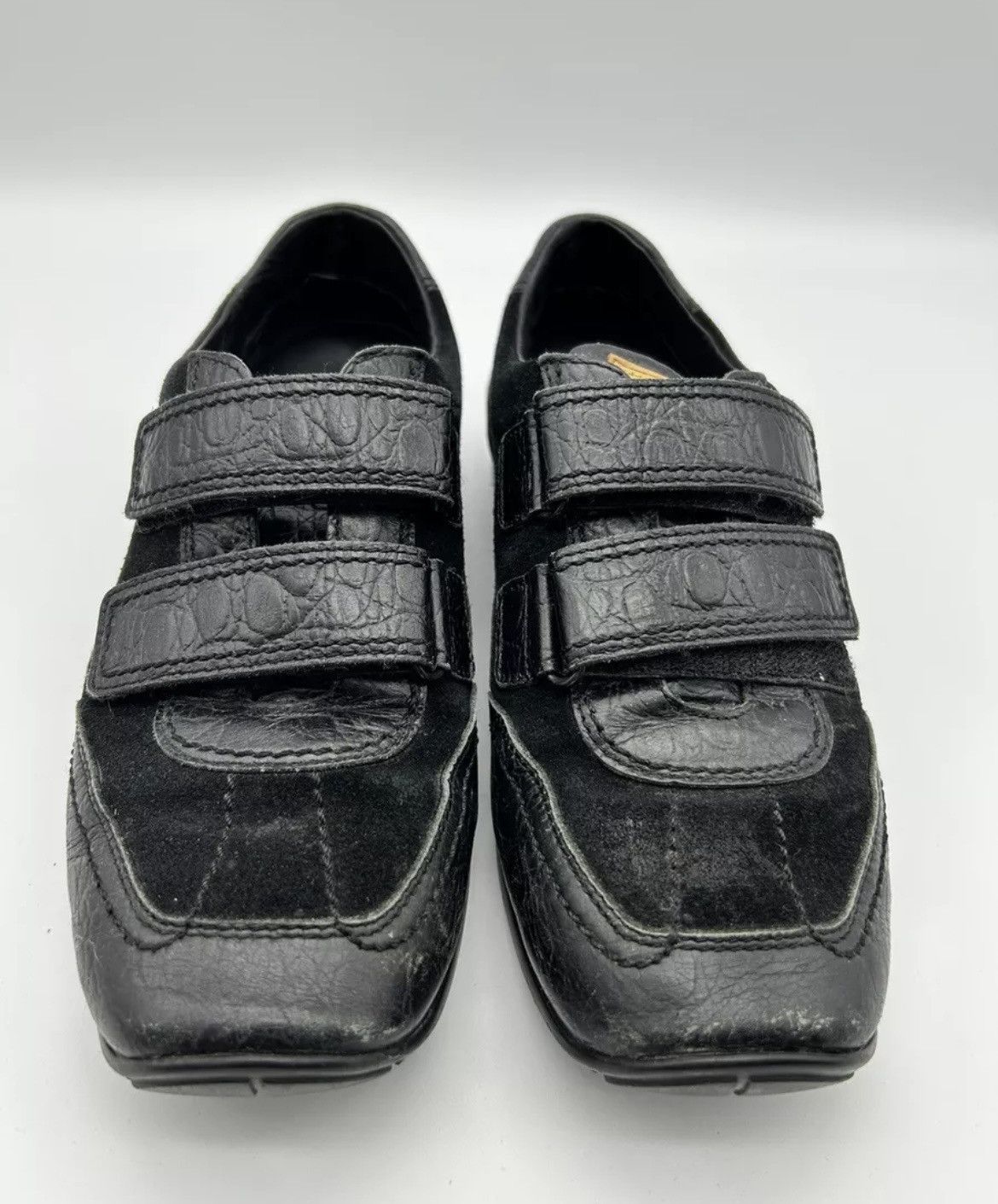 Louis Vuitton Louis Vuitton Sneakers Women Black Leather suede closure 36 Size US 5 / IT 35 - 2 Thumbnail