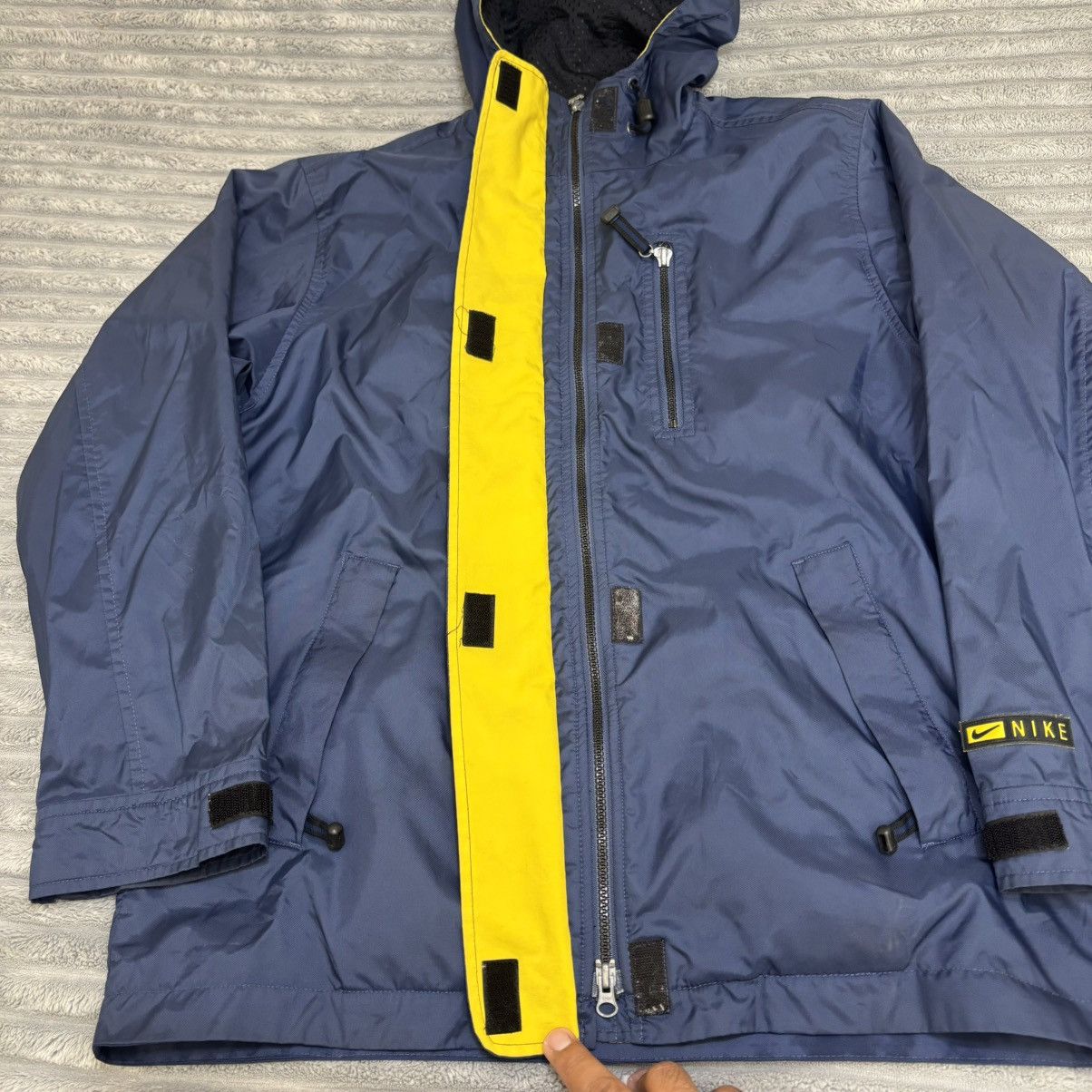 Nike Vintage 90s Nike Jacket Blue & Yellow hooded Nike Jacket Size US L / EU 52-54 / 3 - 2 Thumbnail
