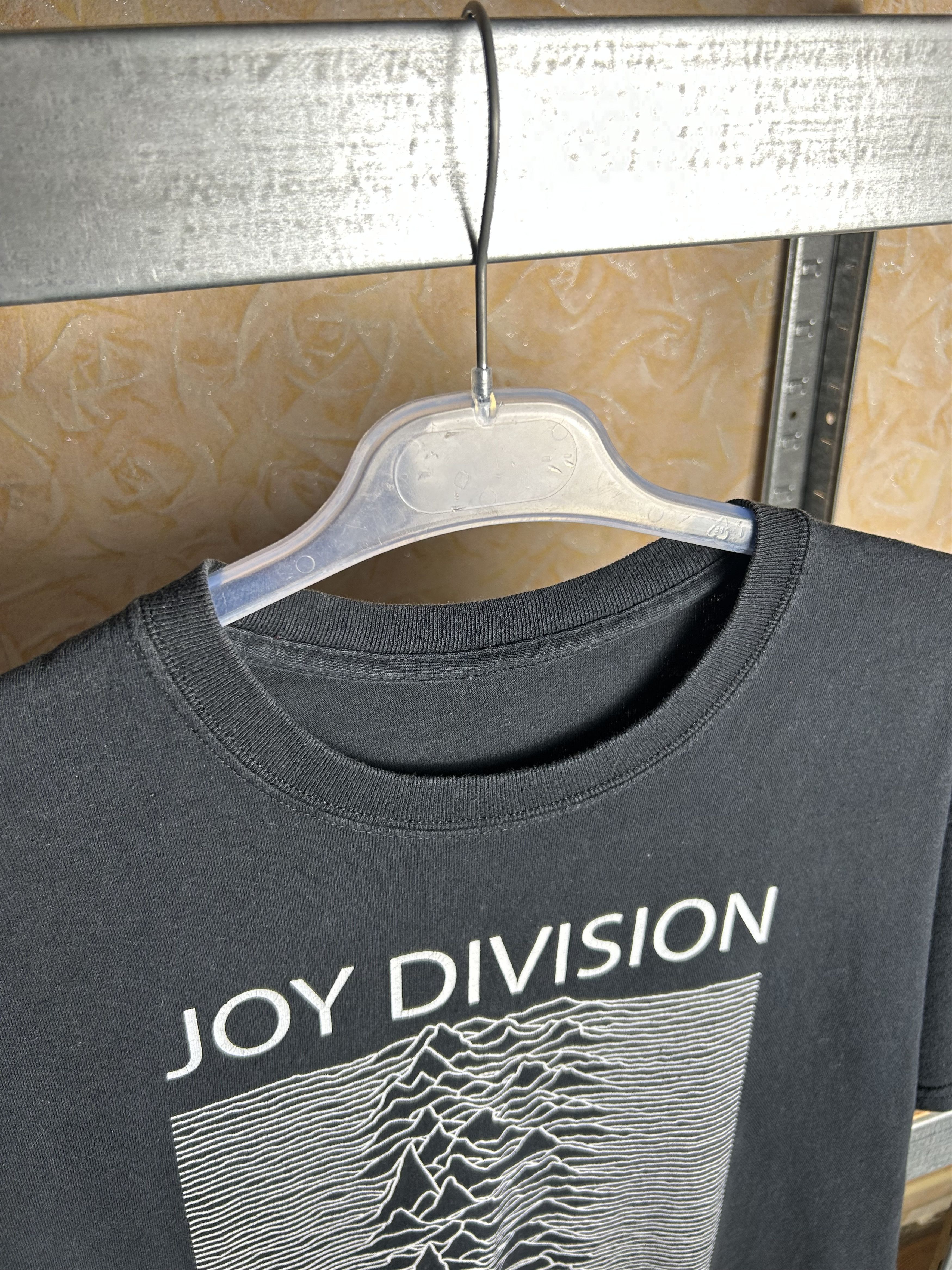 Band Tees Vintage 2000s Joy Division Rock Band T-shirt Size US L / EU 52-54 / 3 - 3 Thumbnail