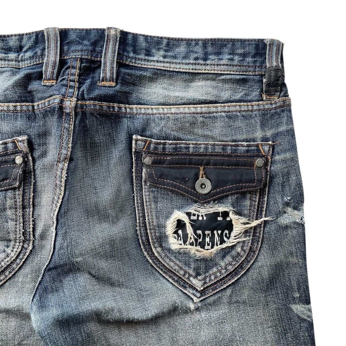 If Six Was Nine 2000s Hideaways - Flare Patchwork Distressed Jeans Size US 32 / EU 48 - 14 Thumbnail