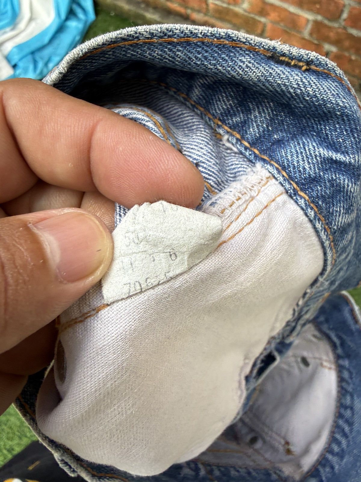Levi's Vintage Clothing W33x30.5 Vintage levi’s 501 redline 80s repaired made in USA Size US 33 - 15 Thumbnail