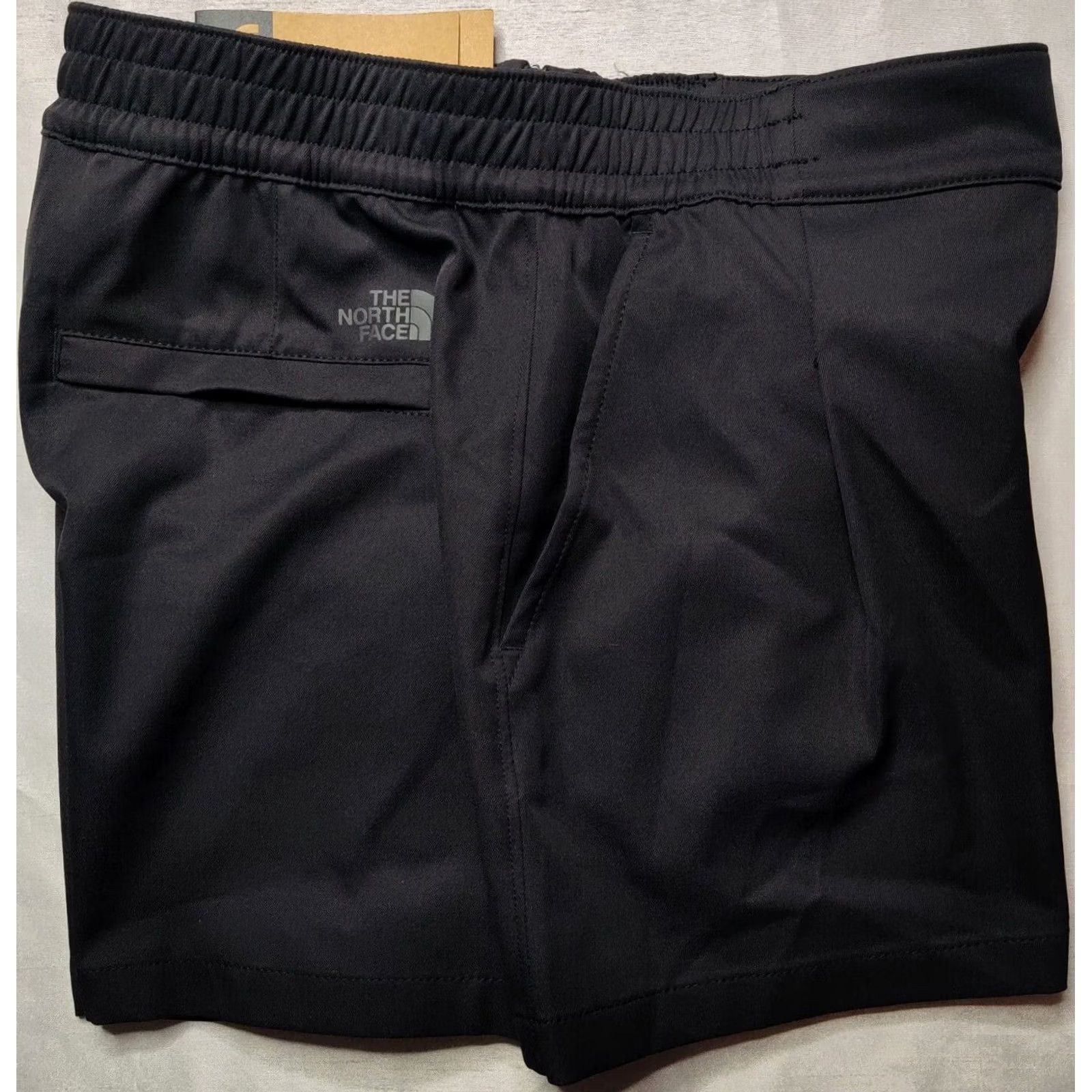 The North Face THE NORTH FACE Women Shorts Black Size 4 4" Side Zip Athletic Activewear NEW Size 27" / US 4 / IT 40 - 3 Thumbnail
