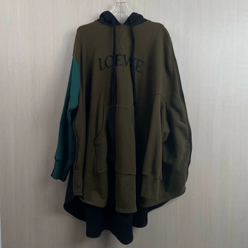 Loewe Loewe Asymmetric letter Logo hooded sweater Size XS / US 0-2 / IT 36-38 - 1 Thumbnail