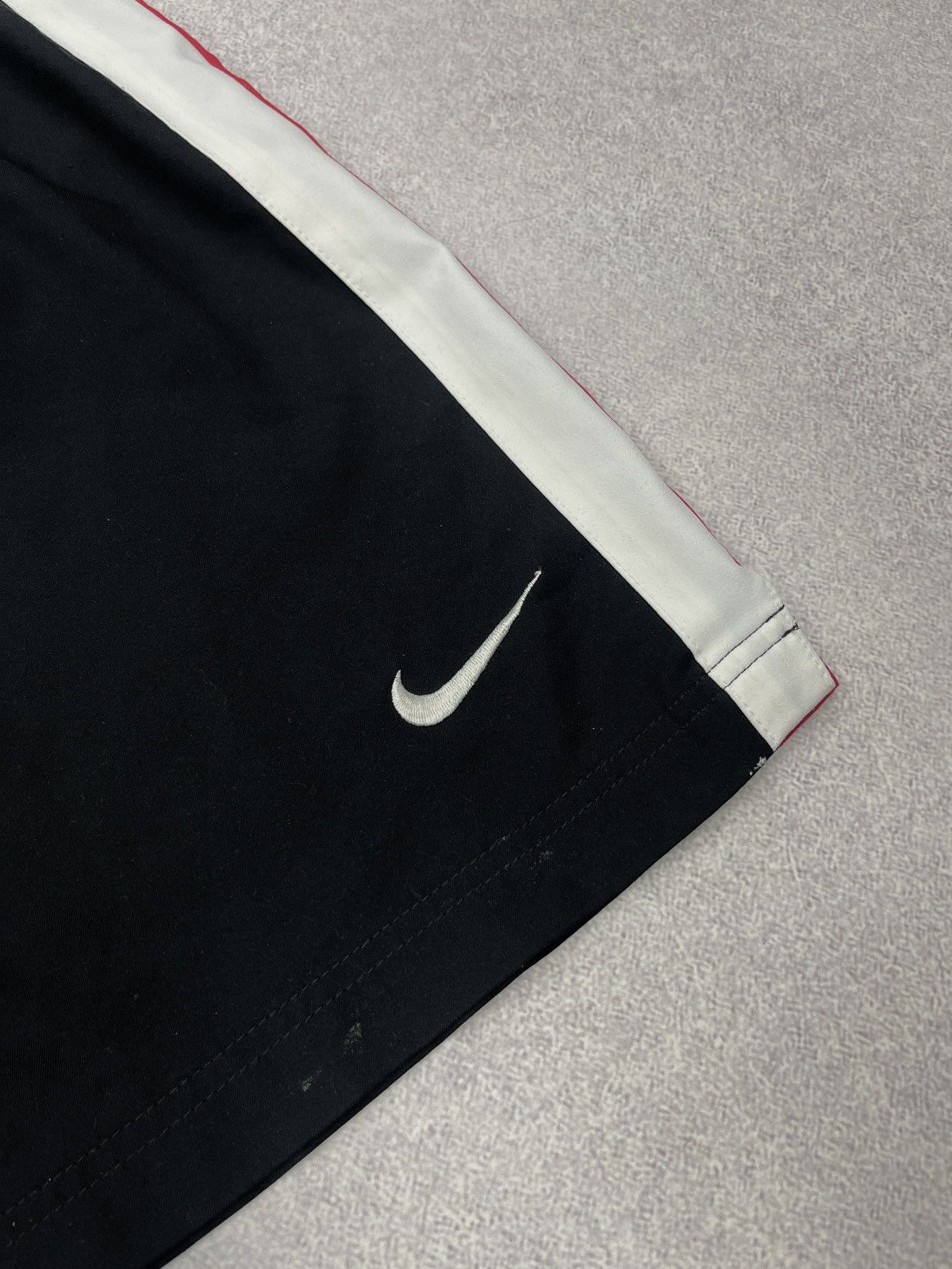 Nike Vintage Nike Manchester United Soccer Shorts Football Jersey Size US 32 / EU 48 - 5 Thumbnail
