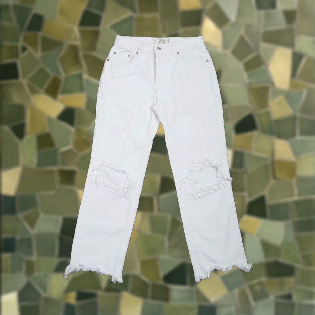 Free People Free People Jeans White Denim Mid Rise Straight Leg Distressed 25 Womens Jeans Lifestyle 90s? 1750 Size 42" / US 20 - 1 Thumbnail
