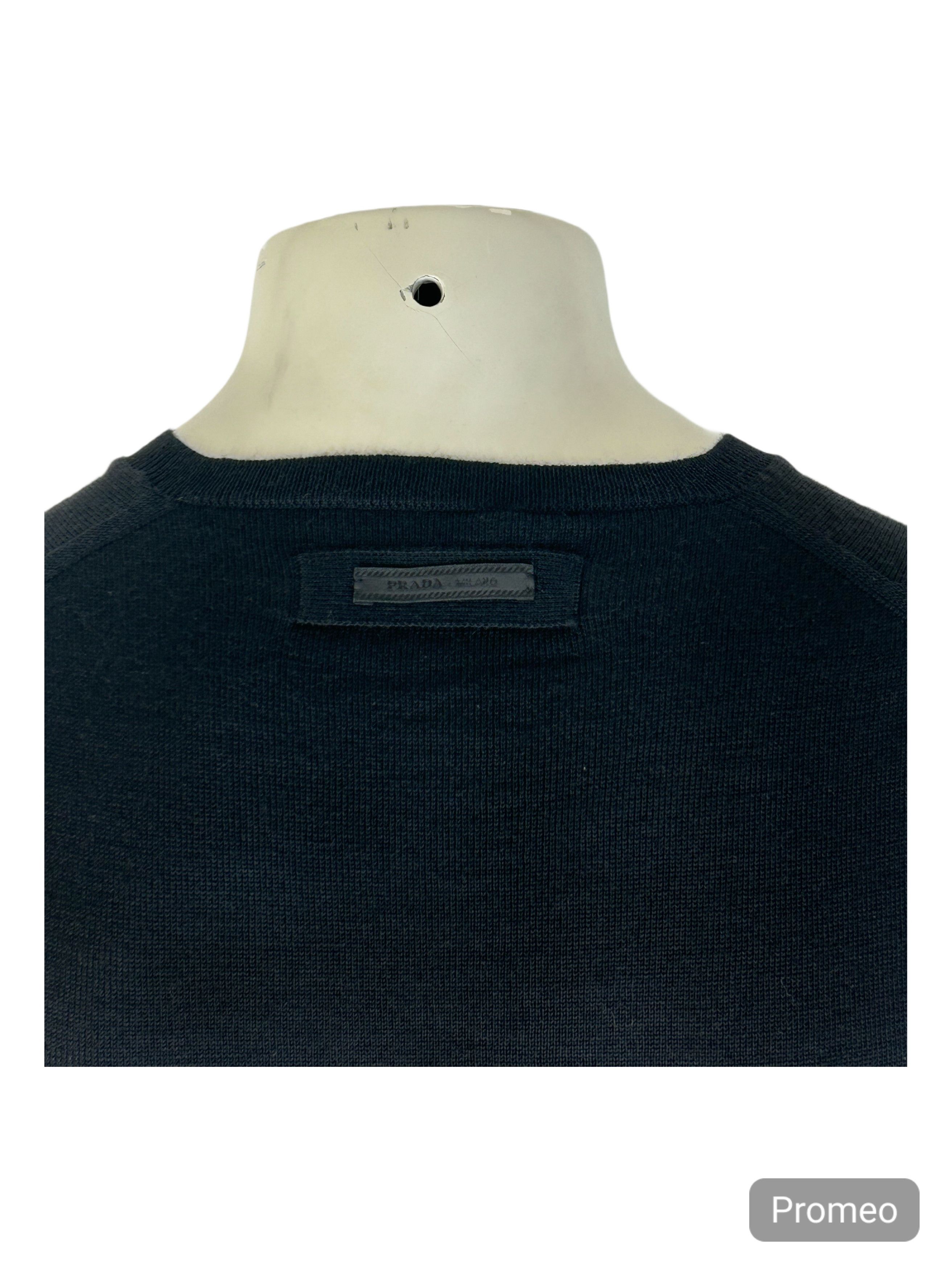Prada Prada BlackVNeckSleeveless KnitwearStitchTabbedGrosGrainLogo Size US L / EU 52-54 / 3 - 3 Thumbnail